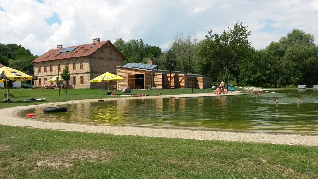 Hotel Rekreacni Areal Dvur Honetice Exterior foto